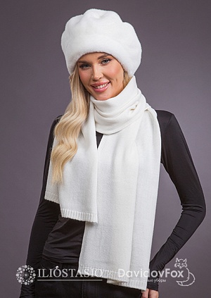 Берет на ножке экомех белый